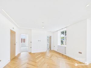 Living Room- click for photo gallery